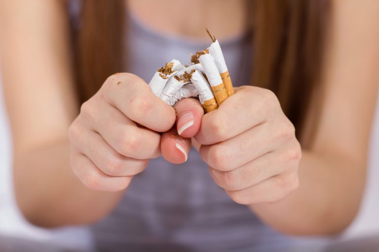 Vrouwen meer moeite met stoppen met roken